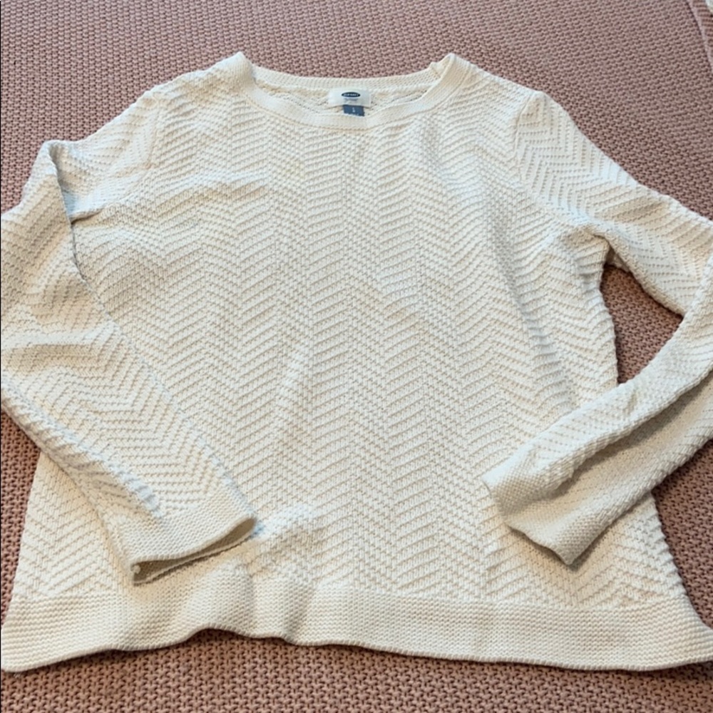 White knitted Old Navy sweater